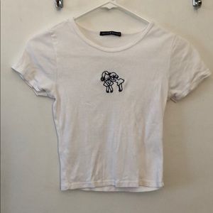 Brandy Melville whispering girls crop too